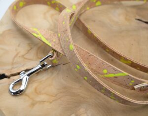 Hundeleine Signature Neon Gelbe Naht, 2-fach verstellbar, 2 m